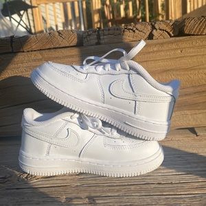 Toddler 10C Nike shoes